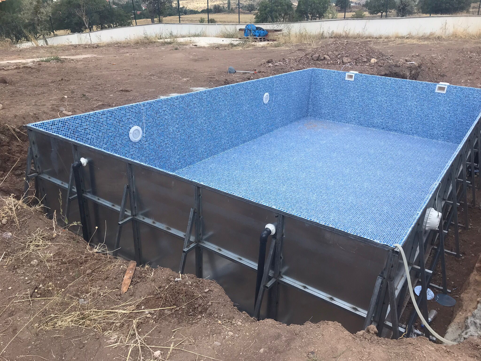 Panel Havuz Sistemleri - Panel Havuz Sistemleri | Dayanıklı, Estetik ve Uzun Ömürlü Havuz Çözümleri || Damla Pınar Konya Su Arıtma Sistemleri | Konut Su Arıtma Sistemleri, Sanayi Su Arıtma Sistemleri, Hastane Su Arıtma Sistemleri, Kozmetik Su Arıtma Sistemleri, Tekstil Su Arıtma Sistemleri, Gıda Su Arıtma Sistemleri, Su Dolum Sistemleri, Yüzme Havuzu Su Arıtma Sistemleri, Tarım Su Arıtma Sistemleri, Tablet Tuz, Evsel Su Arıtma Ürünleri, Açık Kasa Arıtma Sistemleri, Kapalı Kasa Arıtma Sistemleri, Ev tipi Arıtma Sistemleri, Mini Yumuşatma Sistemleri, Midi Yumuşatma Sistemleri, Makxi Yumuşatma Sistemleri, Arıtmalı Su Sebilleri, Su Arıtma Yedek Parça, Filtreler Su Arıtma, Endüstriyel Su Sistemleri, Filtrasyon Sistemleri, Kum Filtre Sistemleri, Karbon Filtre Sistemleri, Demir Filtre Sistemleri, Arsenik Filftre Sistemleri, Su Yumuşatma Sistemleri, Otomatik Yumuşatma Sistemleri, Debi Kontrol Yumuşatma Sistemleri, Yüzey Borulamalı Yumuşatma Sistemleri,  Kabinet Yumuşatma Sistmeleri, Ters Ozmoz Sistemleri, Deniz Suyu Arıtma Sistemleri, De Mineralizasyon Arıtma Sistemleri, De İyonize Arıtma Sistemleri, Su Depoları, Saf su Sistemleri, Edi Sistemleri, Gri Artıma Sistemleri, Konteynır Tipi Arıtma Sistemleri, Ultra Viyole Sistemleri, Kimyasal Dojaz Sistemleri, Atık su Arıtma Sistemleri, Sera Su Arıtma Sistemleri, Havuz Arıtma Sistemleri, Havuz İnşaat, Havuz Filtrasyon, Havuz Kimyasalları, Havuz Bakım ve Onarım, Fiber Glas Havuz Sistemleri, Dozajlama Sistemleri, Konya Su Arıtma, Konya Su Arıtma Bakım Onarım, Konya Su Arıtma Projelendirme, Konya Su Arıtma Kurulum, Konya Su Arıtma Tedarik, Konya Su Arıtma Danışma Merkezi, Konya Su Arıtma Taahüt, Konya Su Arıtma Ürünleri, Su Arıtma Ürünleri     